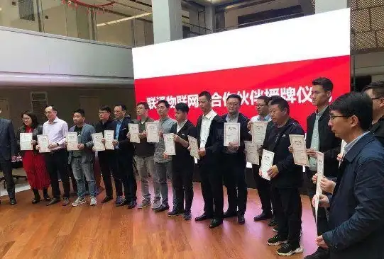【热胀冷缩】物理现象】揭秘生活中大部分物质热胀冷缩水的科学原理！