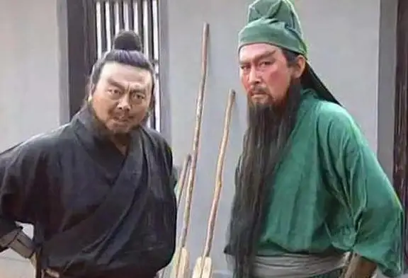 挂机利器✦新手必看✦英雄对比 dnF中关羽和赵云谁更适合新手升级？