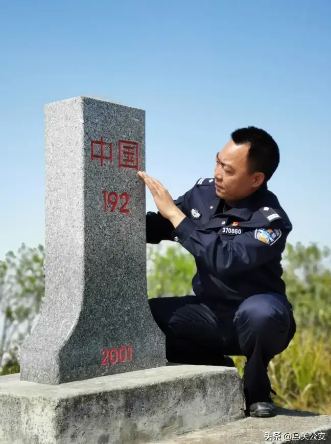 文件传输 便捷分享，体验QQ文件中转站带来的高效下载新方式
