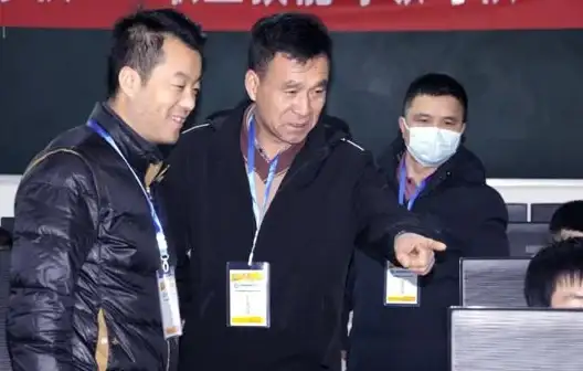 前端开发 数据交互 ajax获取json数据，利用AJAX获取JSON数据的中心方法与实践