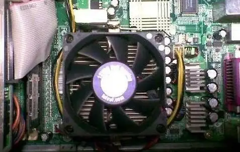 故障解析💻电脑黑屏故障全解析：常见成因与详细处理方案