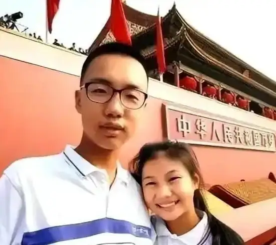 闪耀视觉｜前端探秘｜解锁Flash XML相册源码，个性相册极速生成技巧【实用秘籍】