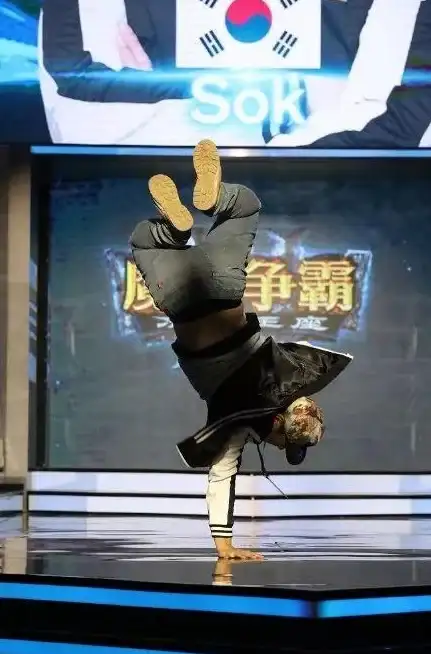 电竞热议◎实力对决◎战术深剖 魔兽争霸fly与sok竞技表现全解析