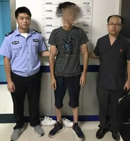 快递动态📦包裹追踪｜输入手机号一键查询快递信息，轻松掌握包裹最新物流
