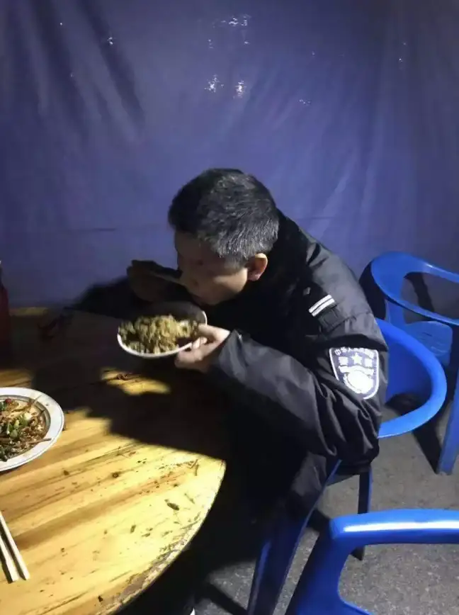 电脑技巧🔍回收站在哪，小鱼详解如何在电脑中查找回收站