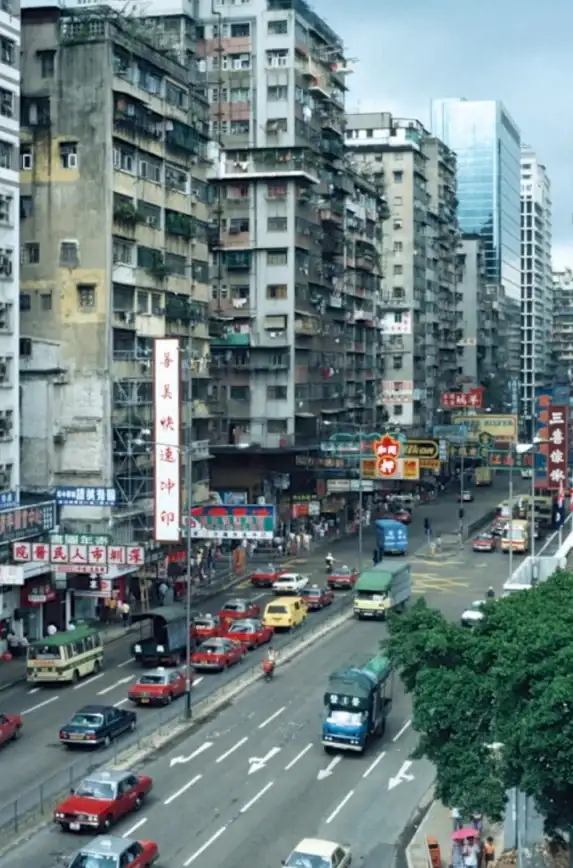 趋势｜服务器配置潮流！聚焦IT资讯】香港服务器硬件与软件升级趋势全解析