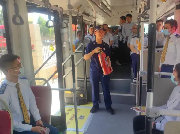 安全指南🚇应急装备🔥地铁逃生应急包材质优选与耐用技巧揭秘