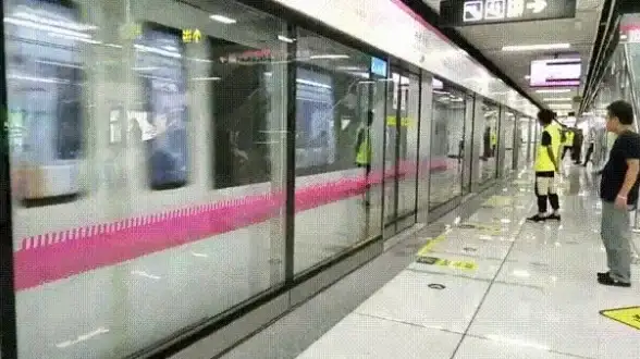 生存技巧⚡地铁逃生终极七级装备完美搭配方案揭秘