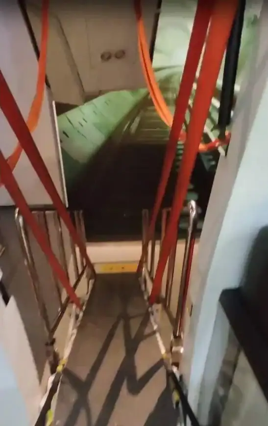 紧急通知🚨地铁逃生游戏正式下线时间揭秘 游戏公告发布