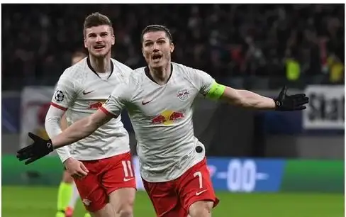 经典⚽荣耀 童年怀旧足球游戏趣味回顾 2025新发现