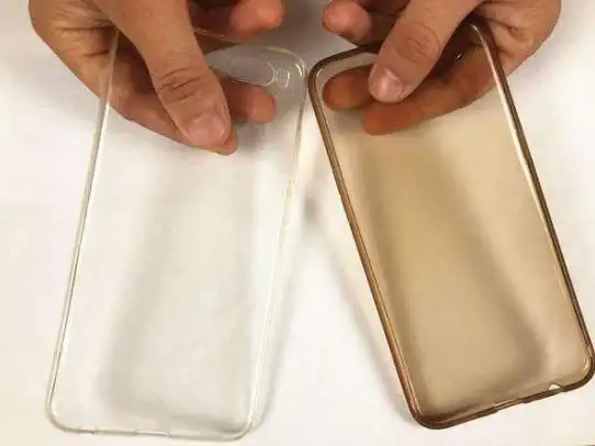 清洁技巧📱手机壳发黄怎么办？教你轻松清洗让手机壳恢复洁白如新
