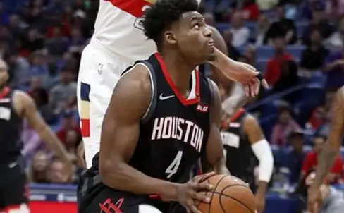 篮球🔥明星球员 技术解析 NBA戈登E戈登属性全揭秘 助力赛场新定义