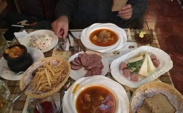 美食｜休闲｜策略 2025必玩开餐馆游戏榜，打造专属趣味餐厅经营体验