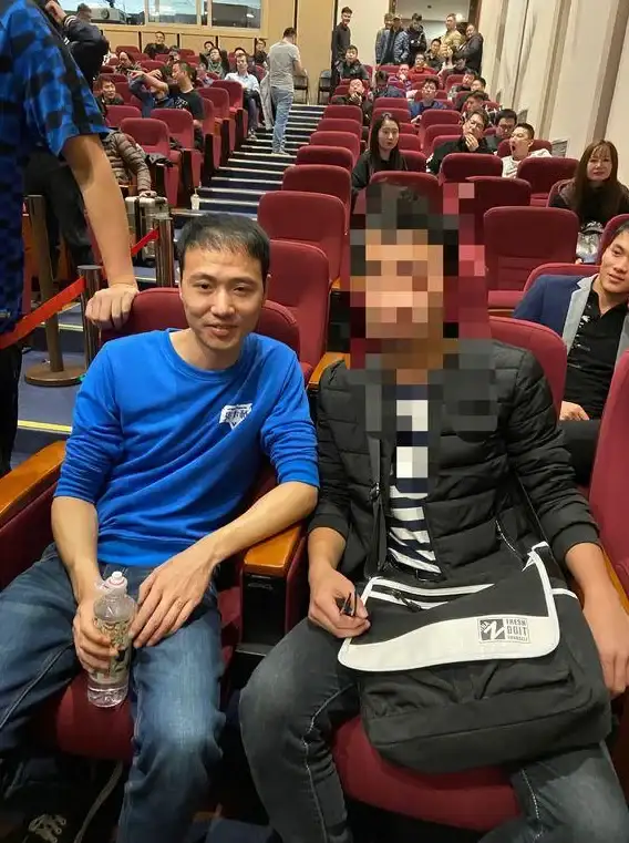 格斗🔥实战技巧 新手必看 拳皇97辉辉和老k谁更适合入门？