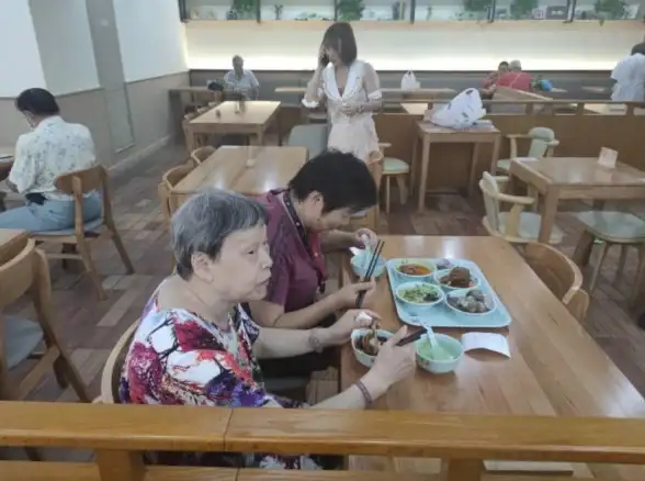 智能科技🍽点餐系统助力高效点菜，优化顾客用餐体验