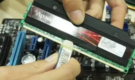 显示器问题💻电脑开机显示器黑屏的原因及对应解决措施