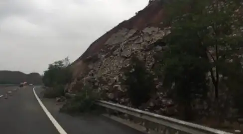 #技巧分享🚗户外攻略 碎石路面极速通行秘诀大公开