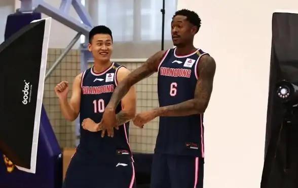 想要提升吃鸡胜率？和平小助手APP不就是你的最佳游戏辅助吗？