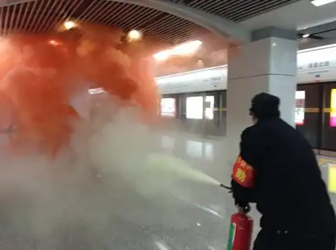 生存挑战🔥逃生攻略 地铁地图哪个装备最全面揭秘